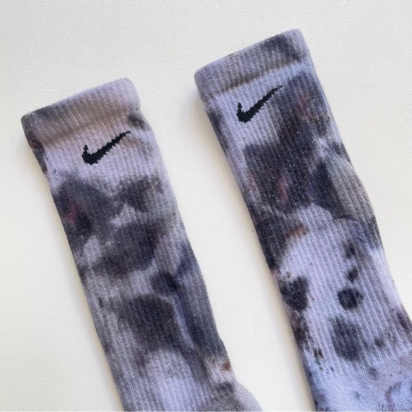 SOLD - Nike Tie Dye Men’s Crew Socks Dri Fit Black Grey Large 8-12 - Picture 2 of 5